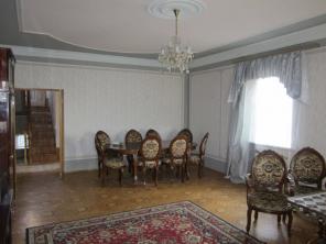 Продается 3-х этажный особняк в Егварде в 20 минутах езды от Еревана.